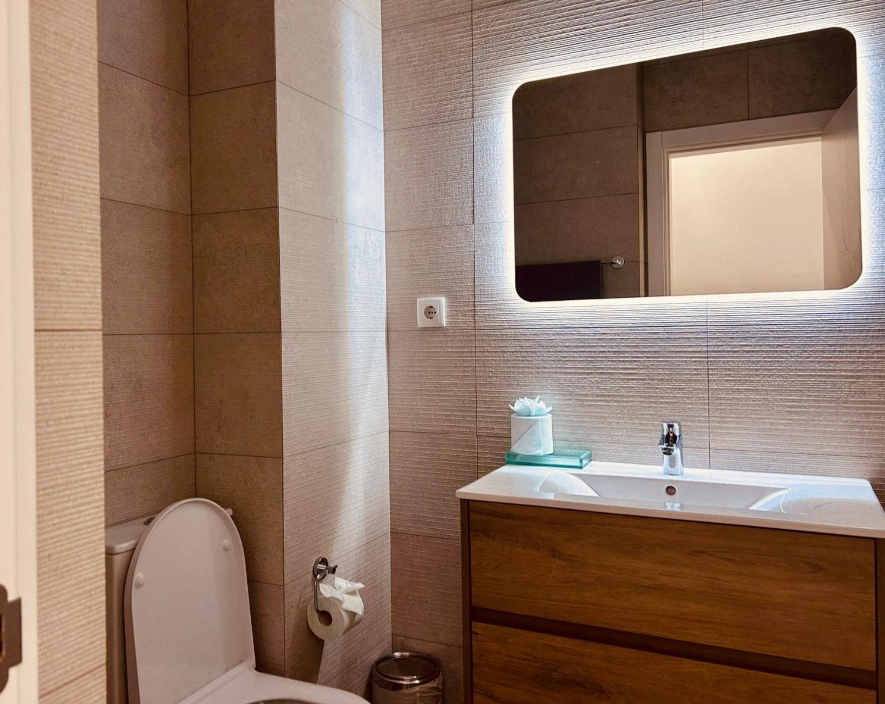 Central Lagos Apt With Marina Views Near Beaches Exterior photo